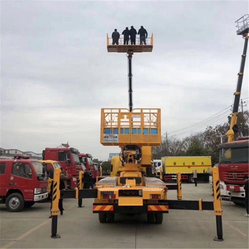湖南18米伸縮臂慶鈴高空作業(yè)車與清洗吸污車 專業(yè)裝備助力城市建設(shè)